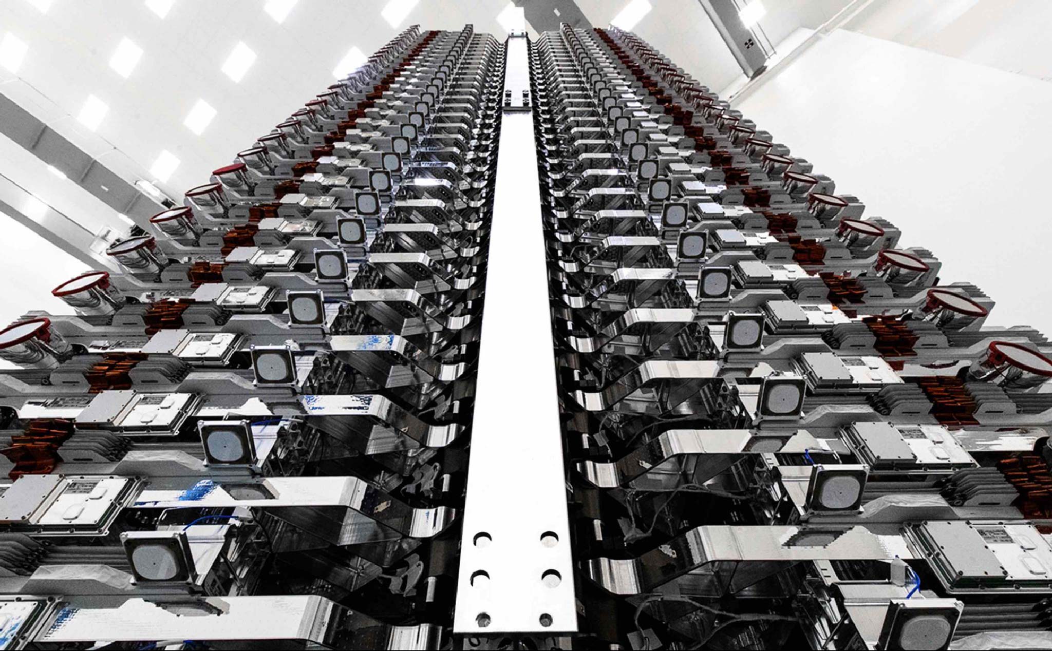 SpaceX sản xuất 120 vệ tinh Starlink mỗi tháng, chưa từng có trong lịch sử ngành công nghiệp.
